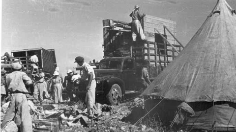 גלאון 6.10.1946 עליה על הקרקע 1.jpg