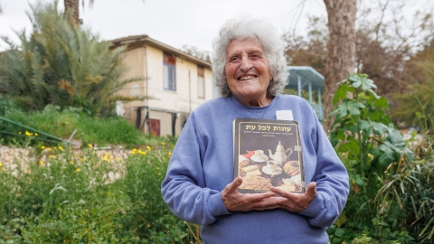 נירה_שויאר צילום תומר אלטר.JPG
