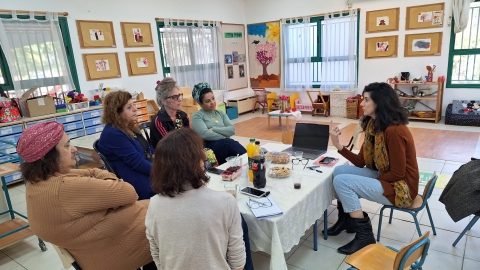 צוות גן תאנה והצהרון בלמידה.jpg